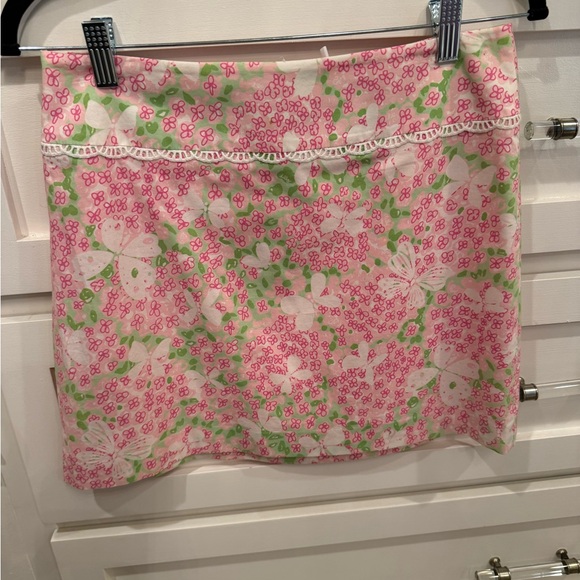 Lilly Pulitzer Dresses & Skirts - Lilly Pulitzer Pink & Green Floral Cotton Mini Skirt